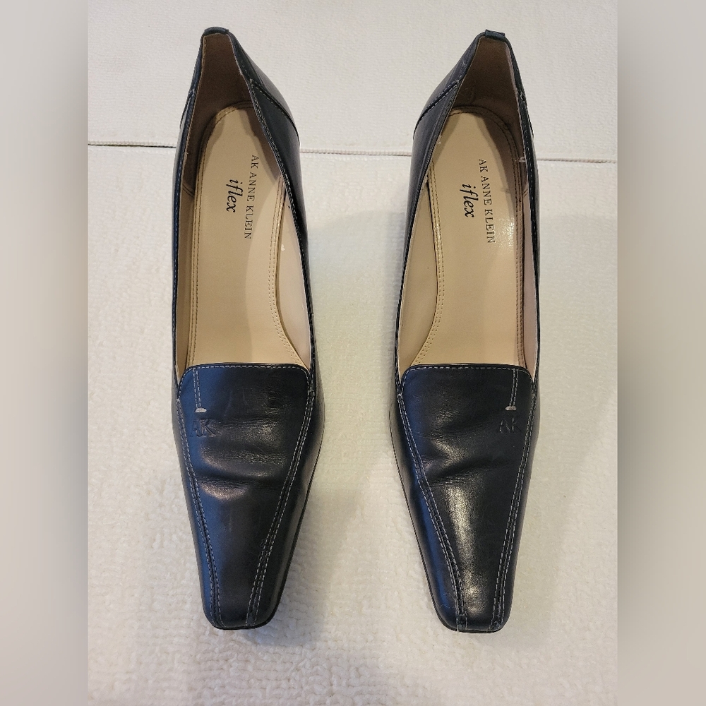 AK Anne Klein Flex 8.5 Leather Pointed Toe Heels